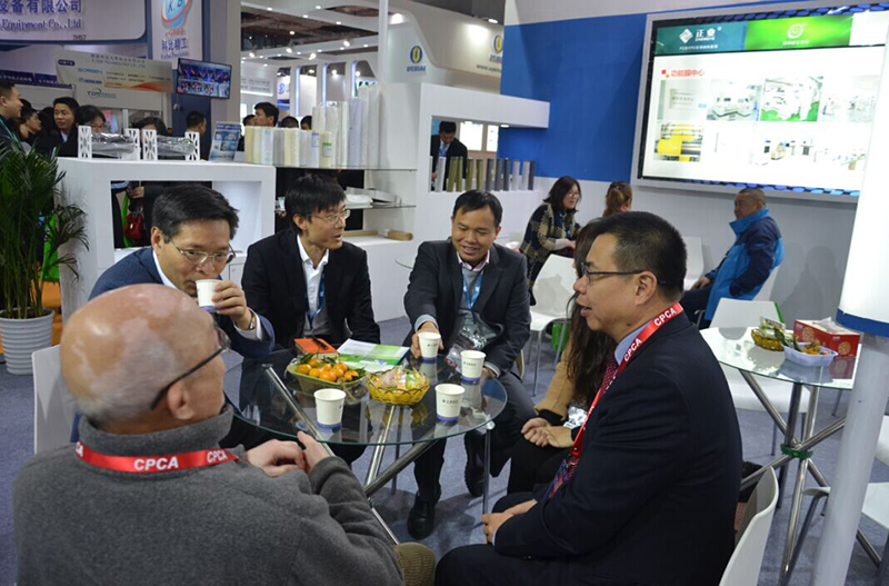 公司領導洽談業務合作 公司領導洽談業務合作