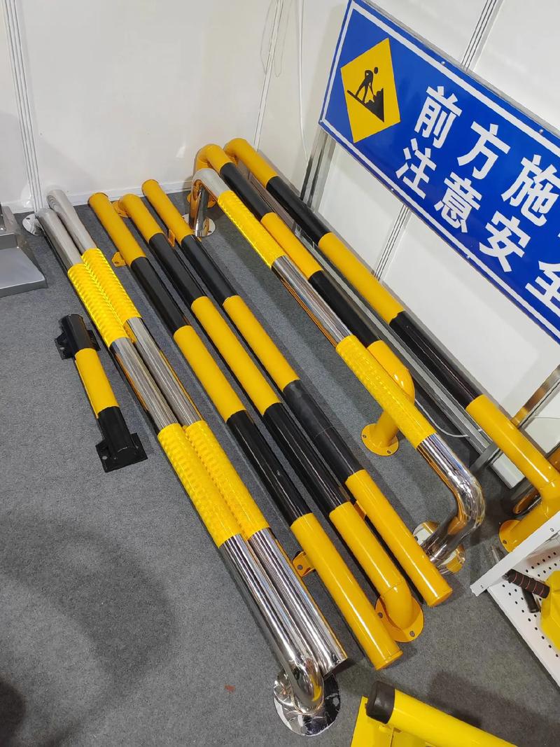 交通設(shè)施產(chǎn)品 #市政工程 #道路護(hù)欄 #交通標(biāo)志牌 #廠家